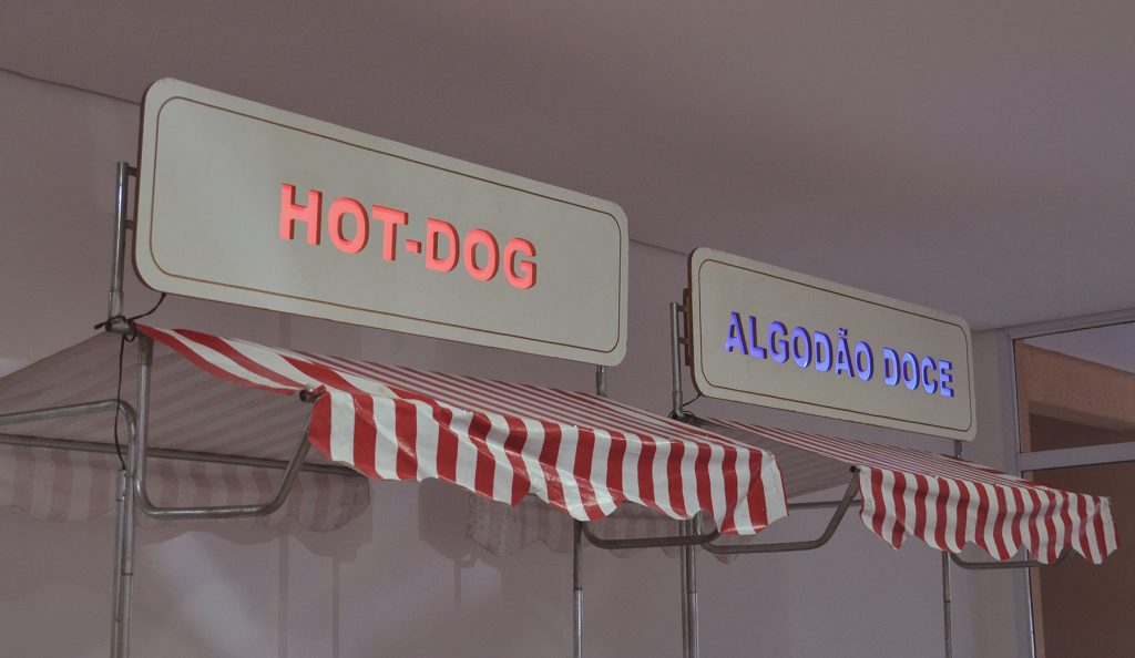 barraquinha de hot dog e algodão doce no evento da Eficaz